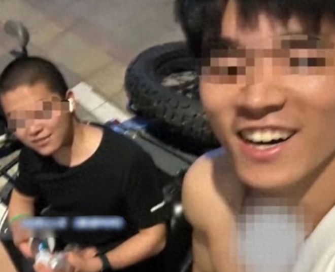 少妇出轨_《维修工人的绝遇》_从厨房一路干到客厅怎么说