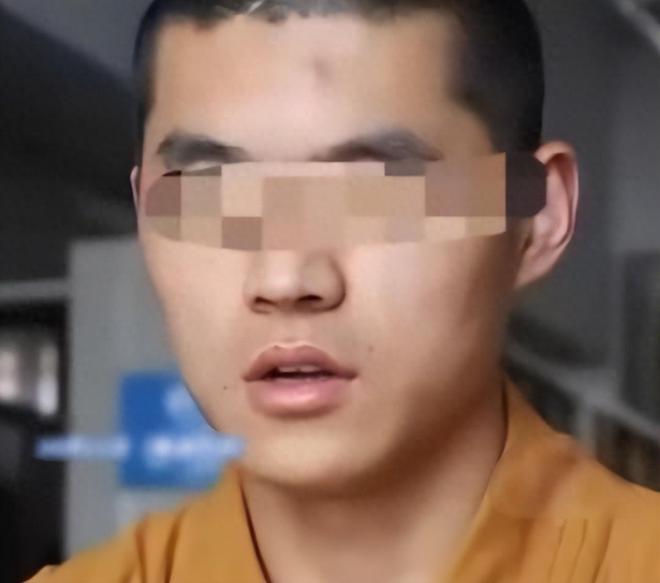 少妇出轨_从厨房一路干到客厅怎么说_《维修工人的绝遇》
